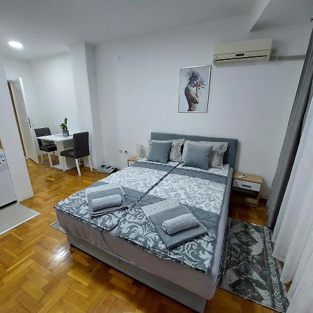 Appartement Apartman Tara à Sremska Mitrovica Extérieur photo