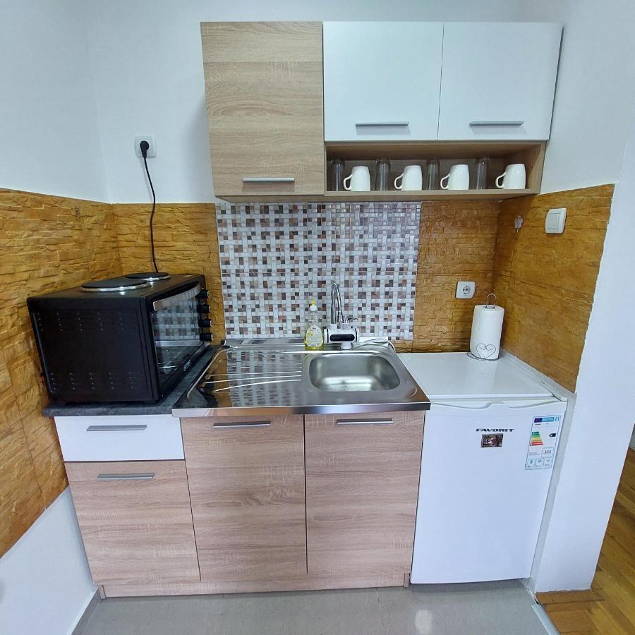 Appartement Apartman Tara à Sremska Mitrovica Extérieur photo